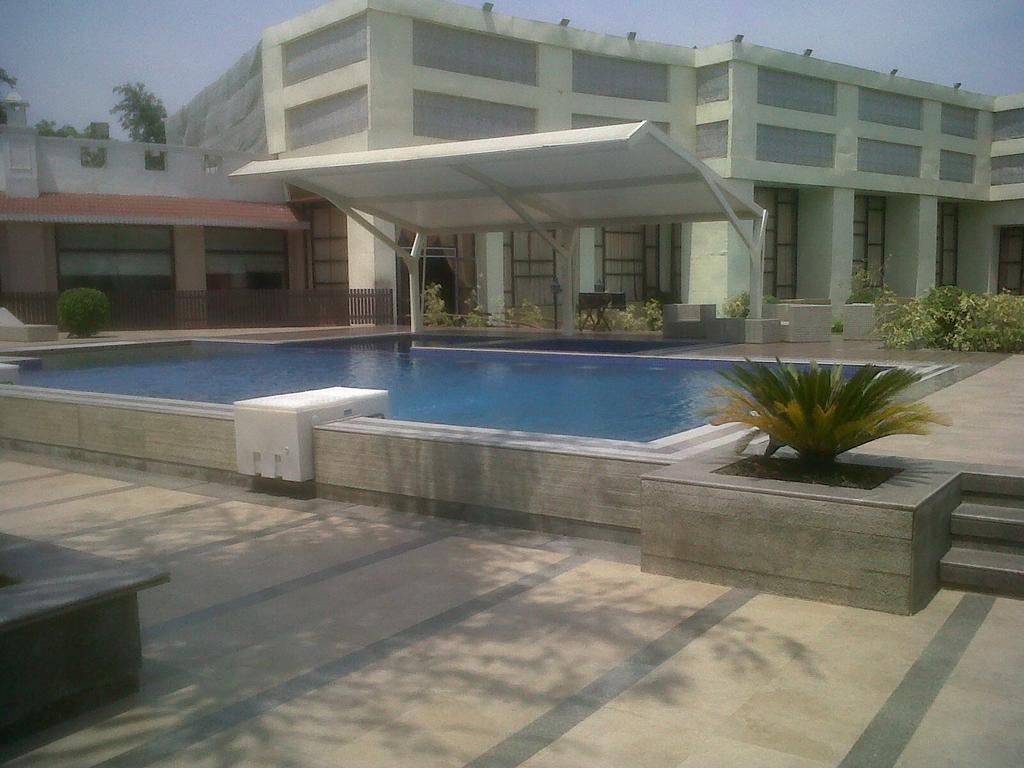 Hotel Clark Greens Νέο Δελχί Εξωτερικό φωτογραφία